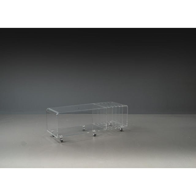 Postmodern Space Age Acrylic Glass Serving Bar Cart in the style of David Lange, 1960s For Sale - Image 8 of 13