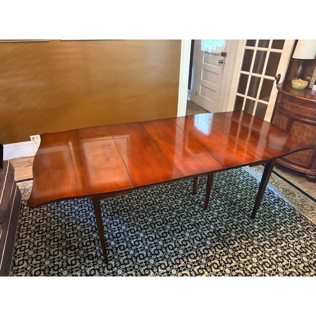 Wood Vintage Drexel "Travis Court" Mahogany Drop-Leaf Dining Table No. 19635 – Includes 3 Leaves & Custom Protective Pads For Sale - Image 7 of 18