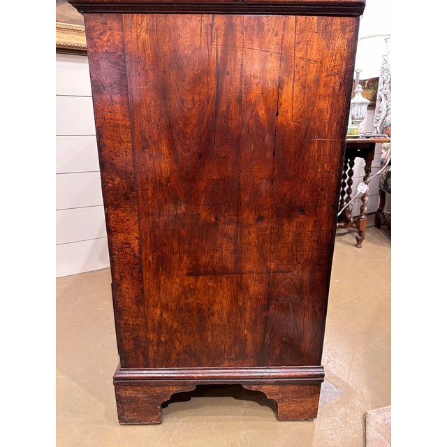 18th Century English Chest of Drawers For Sale - Image 4 of 12