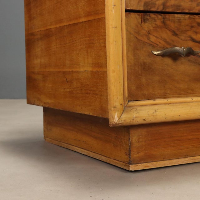Wood Vintage Chest of Drawers in Burl Walnut and Brass, Italy, 1940s For Sale - Image 7 of 11
