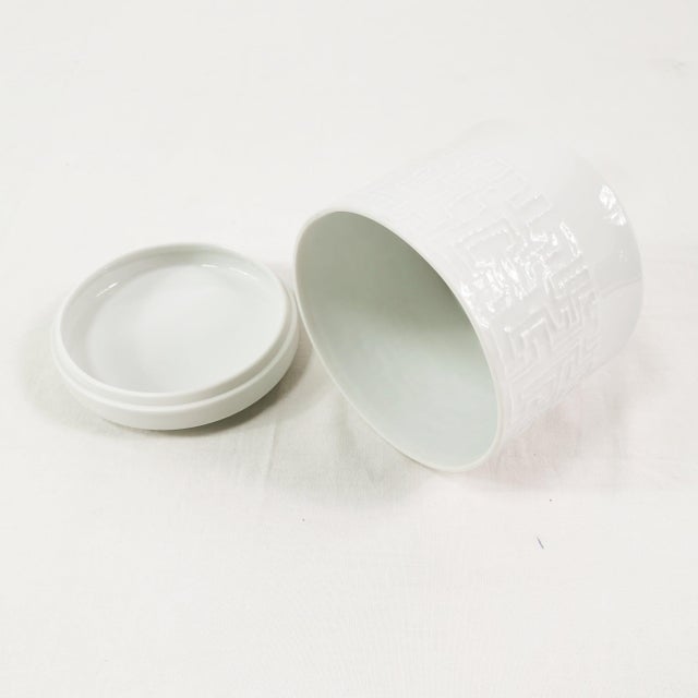 Ceramic Porcelain Bonbonniere by C. Fischer for Rosenthal, Germany, 1960s For Sale - Image 7 of 10