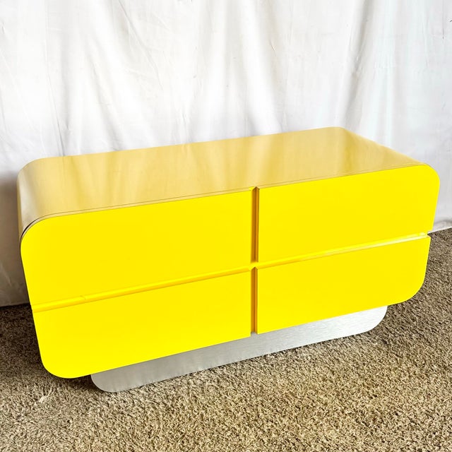 Postmodern 1980s Postmodern Yellow Lacquer Laminate Waterfall Dresser/Chest of Drawers For Sale - Image 3 of 7