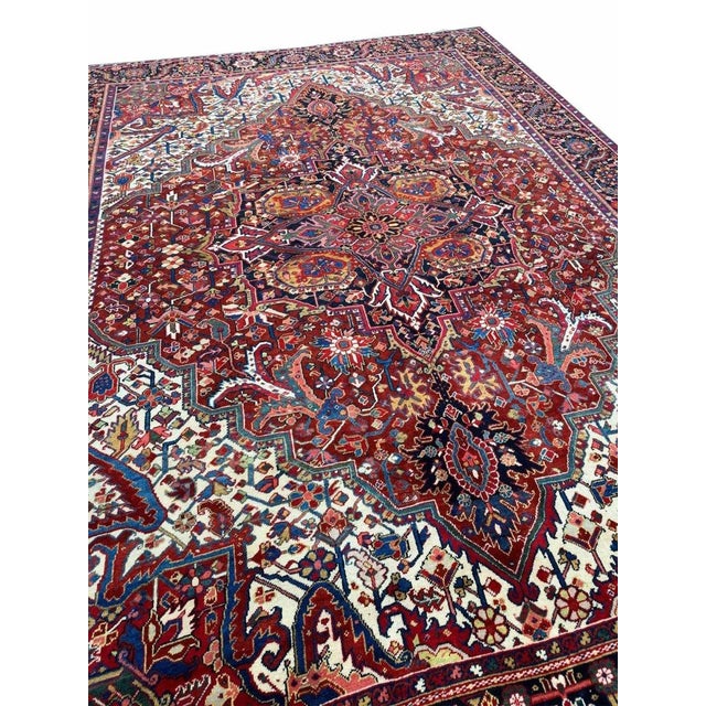 Traditional 1940s Old Persian Heriz Area Rug 9’10” X 13’0″ For Sale - Image 3 of 12
