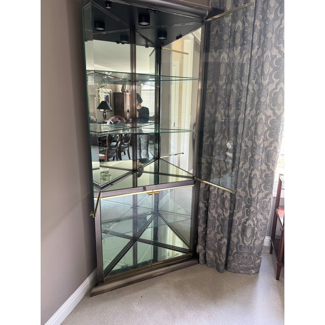 Mid-Century Modern 1990s Design Institute of America (DIA)Corner Curio For Sale - Image 3 of 6