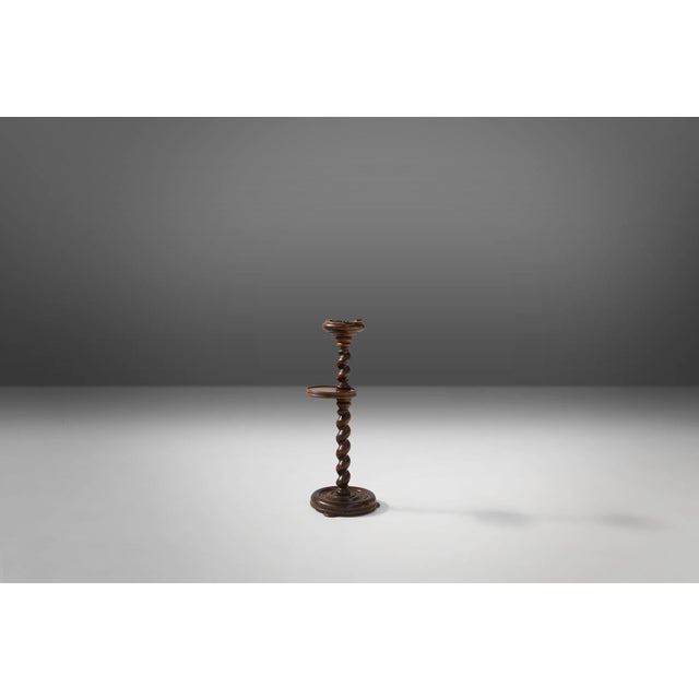 France / 1930s / ashtray on high base / oak / Art Deco / mid-century Beautifully crafted wooden ashtray on high turned...