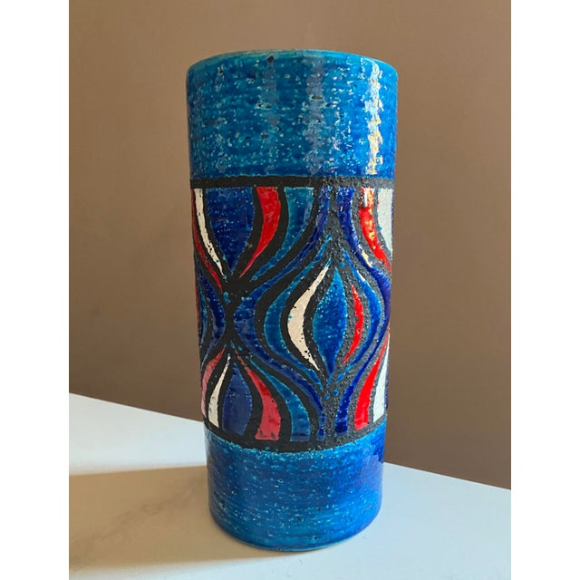 Hard to find vintage Aldo Londi from Bitossi vase made for Rosenthal Netter during the 1960's. On a distinctly nubby...