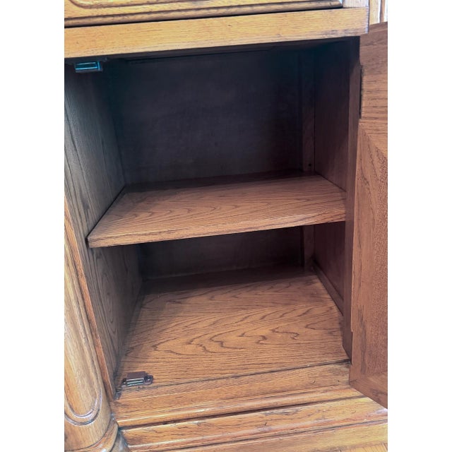 Vintage 1987 Hickory Manufacturing Co. Display Cabinet For Sale - Image 9 of 10