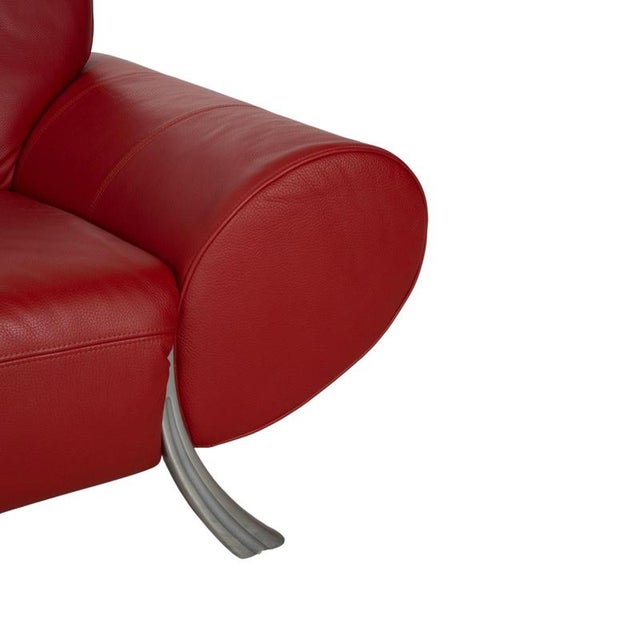 The Rolf Benz 545 sofa is a prime example of the fusion of modern architecture and exceptional comfort. In this vibrant...