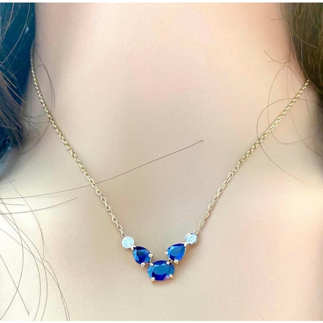Oval Pear Sapphires Diamonds 2.35 Carat Yellow and White Gold 16.5 Inch Necklace For Sale In New York - Image 6 of 6
