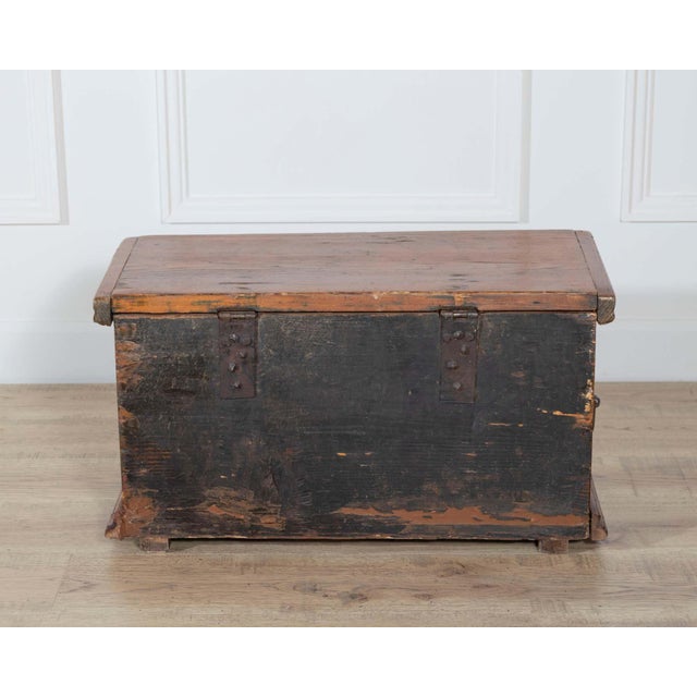18th-Century Tuscan Fir Travel Box For Sale - Image 11 of 11