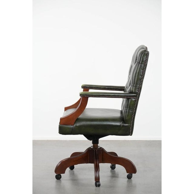 1990s English Style Dark Green Cowhide and Wooden Chesterfield Swivel Desk Chair For Sale - Image 5 of 18