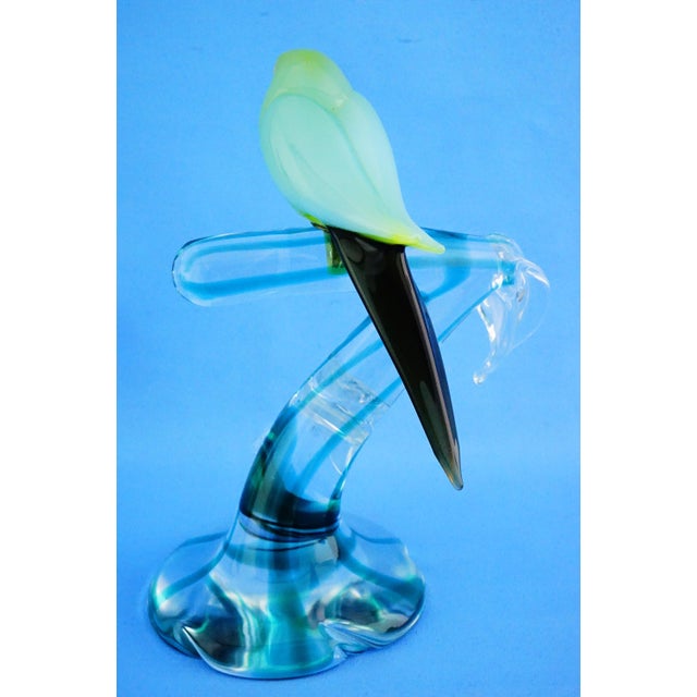 1930s 20th Century Sculpture of Parrot on Branch in Opaline Murano Glass attributed to Seguso Glassworks, Set of 2 For Sale - Image 5 of 18