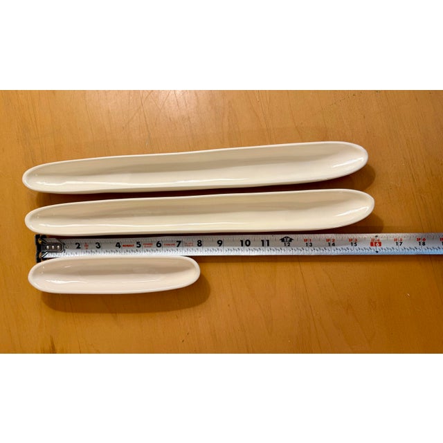 Vintage Carnivale McCarty of Memphis Signed White Pottery Set of 3 Olive Trays For Sale - Image 4 of 12