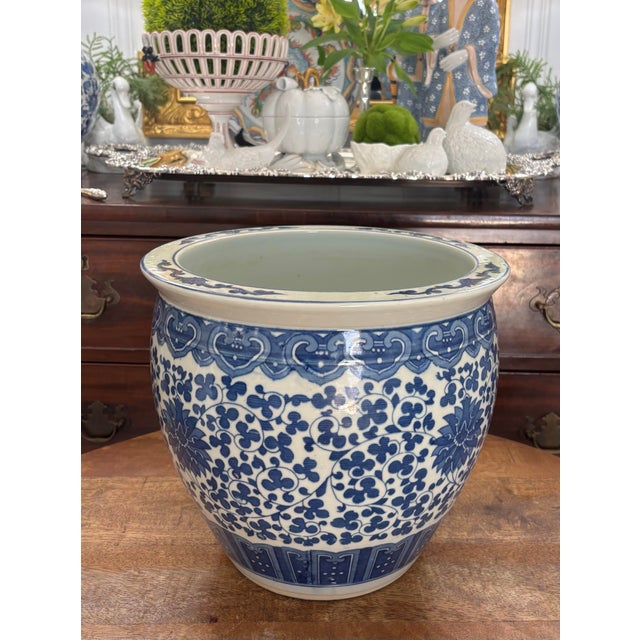 Beautiful vintage Chinese blue and white porcelain fishbowl planter or jardinière featuring an intricate allover floral...