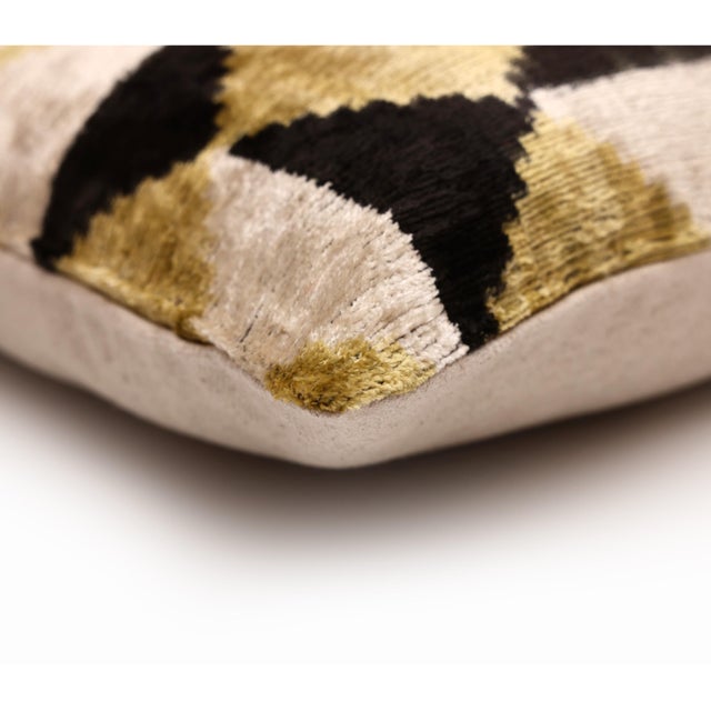 Gold Geometric Silk Velvet Pillow 20x20 | Handmade Luxury Designer Cushion For Sale In San Francisco - Image 6 of 7