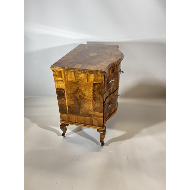 Small Baroque Chest of Drawers in Walnut, 1760 For Sale - Image 9 of 16