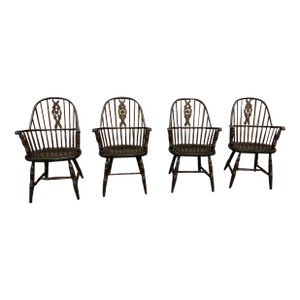 Mid 20th Century Set of 4 Vintage Bow Back Colonial Windsor Armchairs