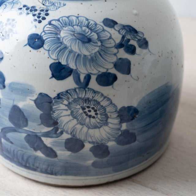 Pair of Chinese Blue and White Porcelain Ginger Jars, 20th Century For Sale In Savannah - Image 6 of 12