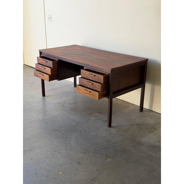 Mid-Century Modern Mid Century Danish Rosewood Desk in Style of Kai Kristiansen – Floating Top Executive Writing Desk 1960s For Sale - Image 3 of 10