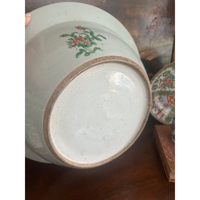 Large 19th Century Rose Medallion Rimmed Basin For Sale - Image 9 of 12