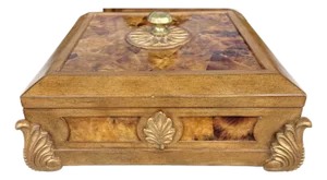 Large Pen Shell With Gold Baroque Details Box