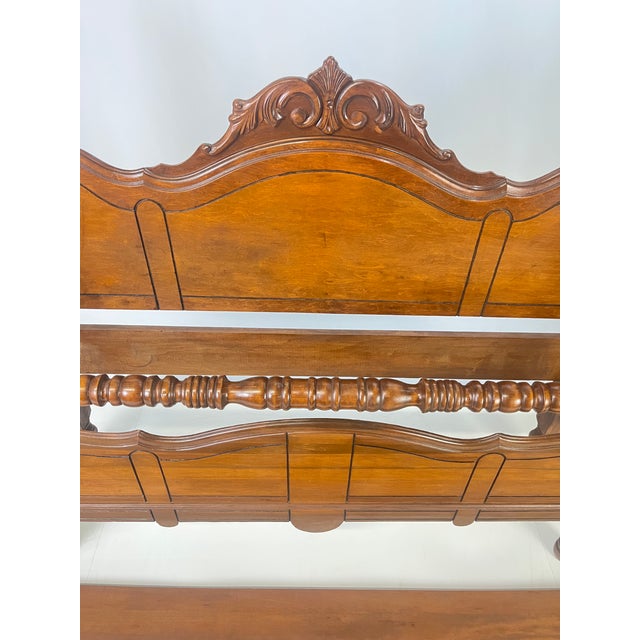 Early 20th Century Depression Era Colonial Revival Turned Cannonball Full Size Bed For Sale - Image 4 of 10
