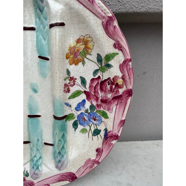 Longchamp 19th Century Majolica Asparagus Plate With Flowers Longchamp For Sale - Image 4 of 6