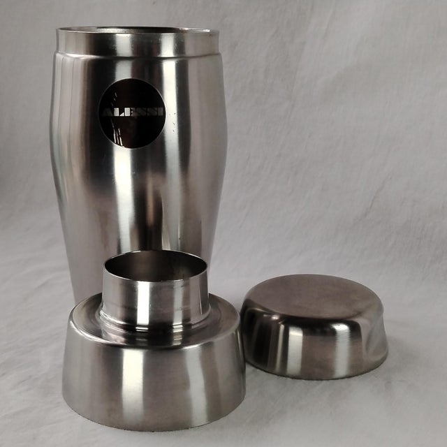 Vintage Alessi Cocktail Shaker - Designed by Luigi Massoni and Carlo Mazzeri, 1970s : This elegant vintage cocktail shaker...