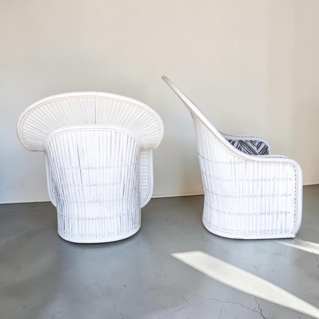 Mid-Century Modern Large Split Rattan Fan Back Club Chairs and Ottoman, Ficks Reed Attributed For Sale - Image 3 of 10
