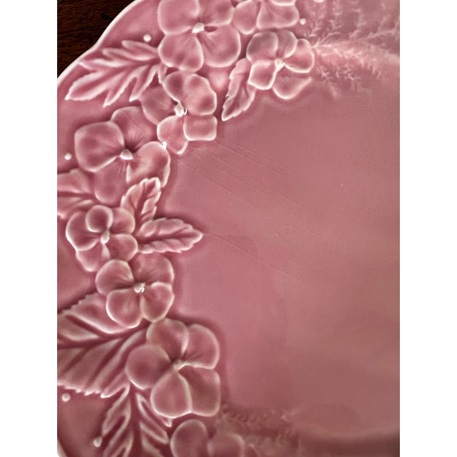 1980s Ingrid Pink Bordello Pinheiro Floral Fern Pansy Embossed Plate For Sale - Image 10 of 12
