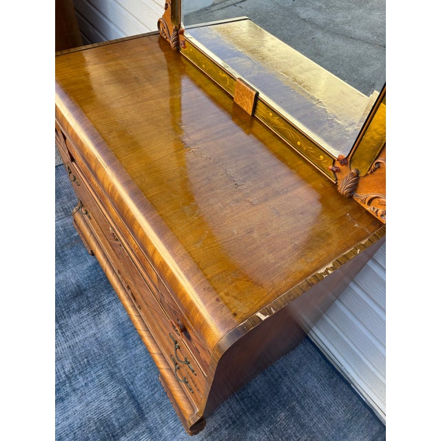 Vintage 1930s Art Deco Waterfall Bedroom Furniture Set Featuring Matching Wooden Grain Veneer Panels, Curved Edges, and Arched Mirrors For Sale - Image 10 of 12