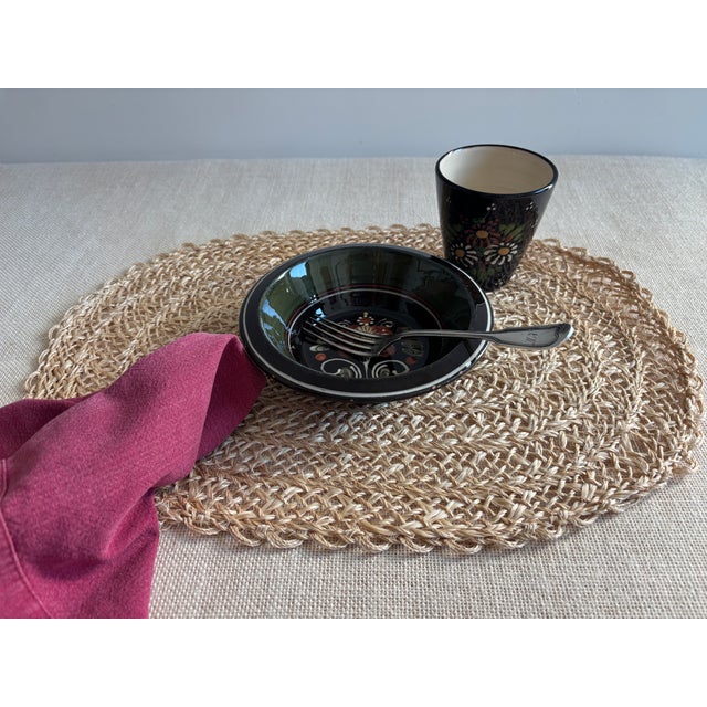 Vintage Mid Century Modern Handwoven Raffia Placemats Oval Scalloped Edge Boho Coastal Set of 16 For Sale In San Diego - Image 6 of 6