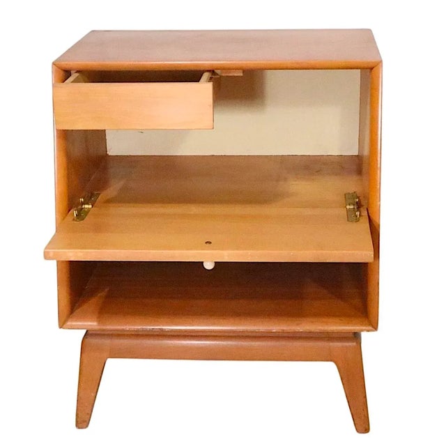 Wood Mid Century Heywood Wakefield Encore Nightstand M 1508 C. 1955-56 For Sale - Image 7 of 15