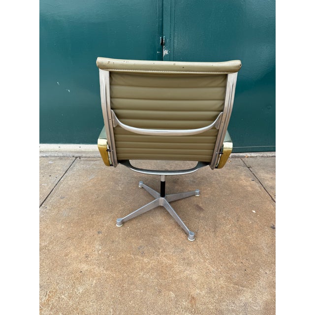 Herman Miller 1960s Herman Miller Eames Aluminum Group High Back Lounge Chair Mid Century Modern For Sale - Image 4 of 8