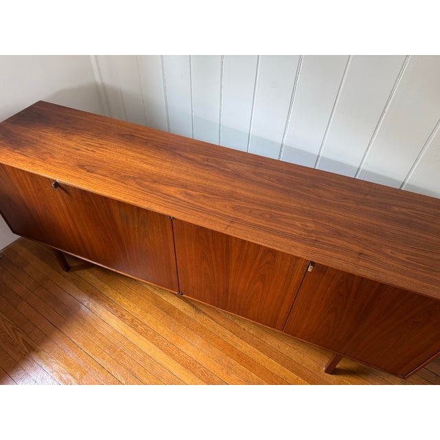 Florence Knoll 1960s Walnut Florence Knoll Credenza, Attributed For Sale - Image 4 of 12
