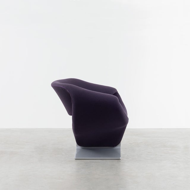 Artifort Set of Ribbon Lounge Chair and Ottoman in Purple Fabric by Pierre Paulin for Artifort, 2000s For Sale - Image 4 of 11