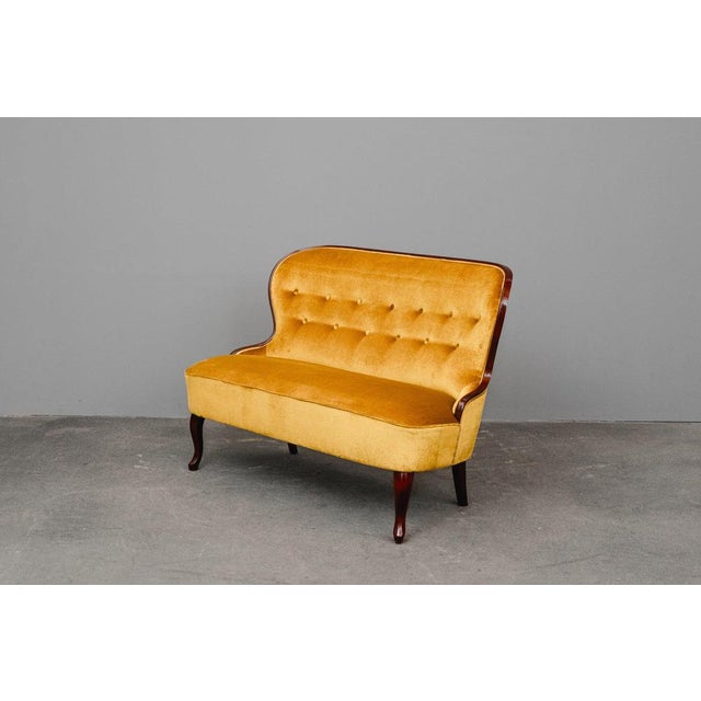 Mid-Century Sofa in Yellow For Sale - Image 9 of 18
