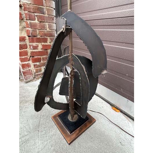 Laurel Lamp Company Mid 20th Century Mide Century Modern Richard Barr for Laurel Lighting Brutalist Table Lamp For Sale - Image 4 of 9