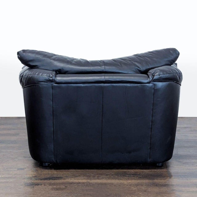 2000 - 2009 Spacious Black Leather Lounge Armchair - Ultra Soft Cushioning For Sale - Image 5 of 6
