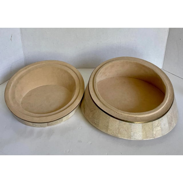 Cream Modern Round Tessellated Travertine Stone and Brass Box With Slanted Lid For Sale - Image 8 of 11