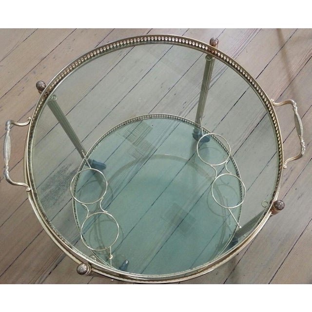 Mid Century Brass Round Rolling Serving Table With Removable Gallery Tray Top and 4 Bottle Holders For Sale - Image 4 of 4