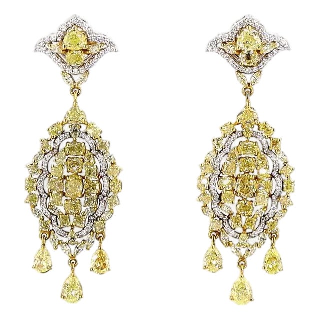 0.87 Carat Round Brilliant Cut White Diamond Yellow Diamond Gold Earrings, Pair For Sale