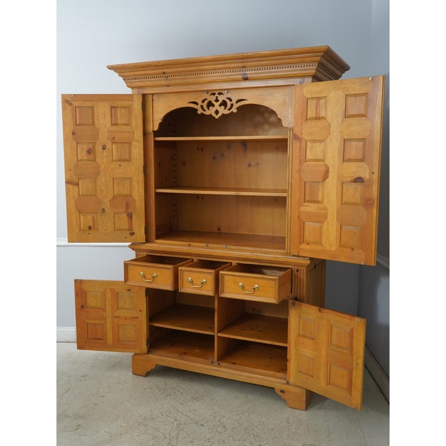 English Baker Milling Road English Country Pine Linen Cabinet For Sale - Image 3 of 18