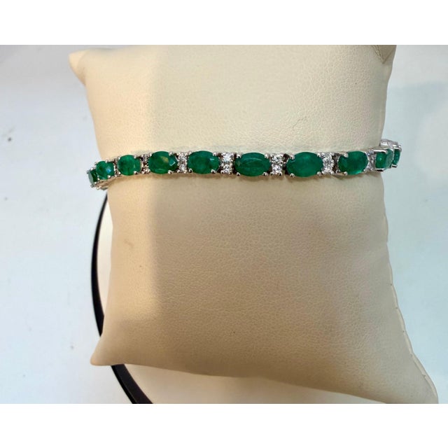 12 Ct Natural Brazilian Emerald and Diamond Tennis Bracelet 14 Karat WHITE Gold For Sale - Image 12 of 18