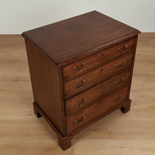 Vintage Pair of Chippendale Style Stands by Biggs For Sale - Image 12 of 18