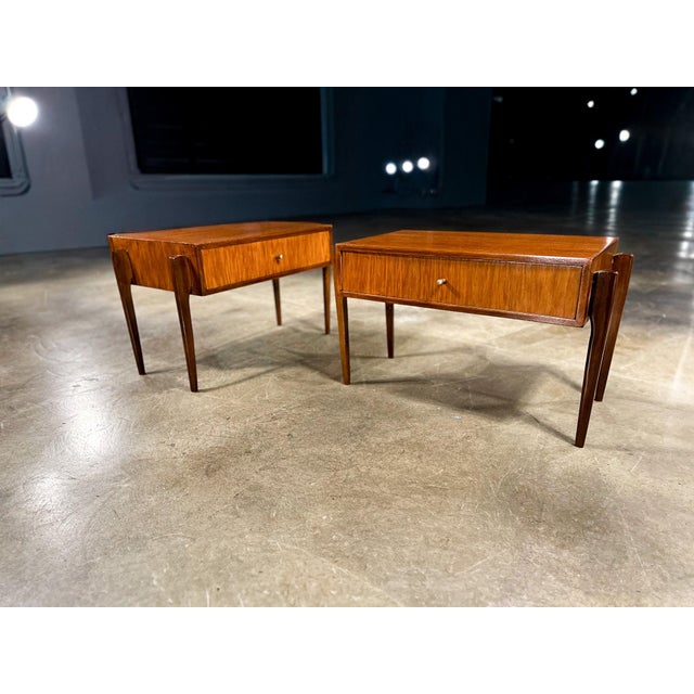 Pair of Brazilian Mid-Century Nightstands in Caviúna Wood, Brazil, 1950s For Sale - Image 14 of 15