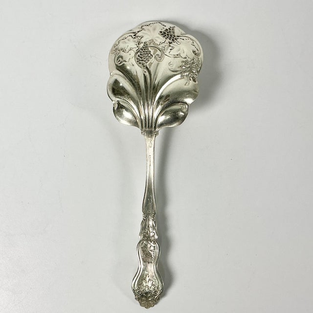 1905 Antique Hollywood Regency Neoclassical Silverplated Scalloped Shell Grape Cluster Serving Spoon For Sale - Image 9 of 12