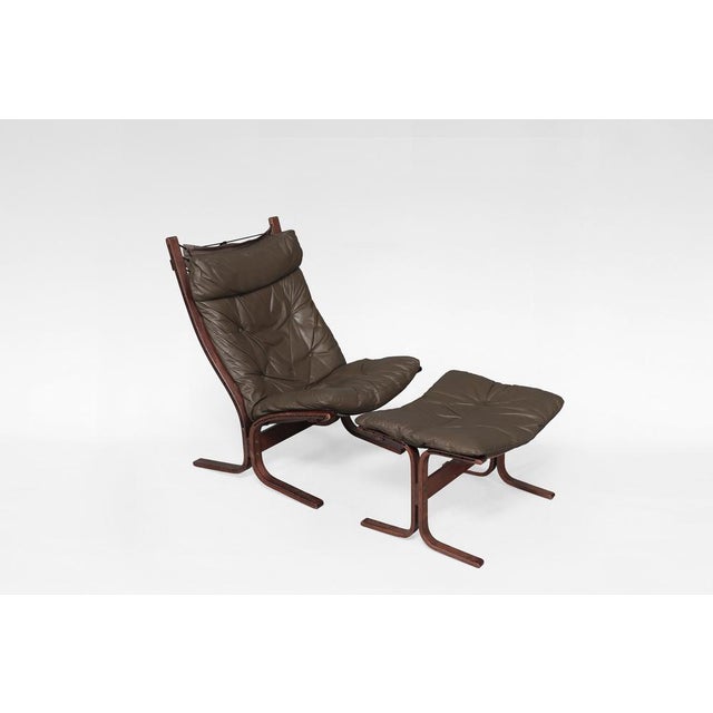 Wood Set of Brown Leather Highback Siesta Chair and Ottoman by Ingmar Relling for Westnofa, 1970s For Sale - Image 7 of 7