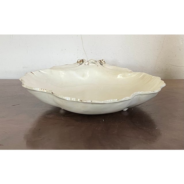 Antique 18th Century Wedgwood Creamware Rococo Sea Shell Form Dish With Feathered Edge For Sale - Image 9 of 15