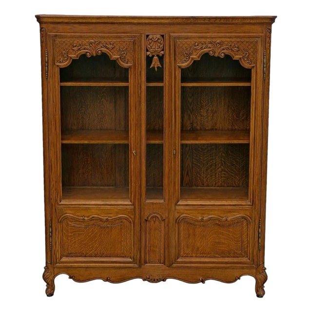 Antique 1900s French Tiger Oak Display Cabinet, Louis XV Style, Carved Glass Door Bookcase For Sale